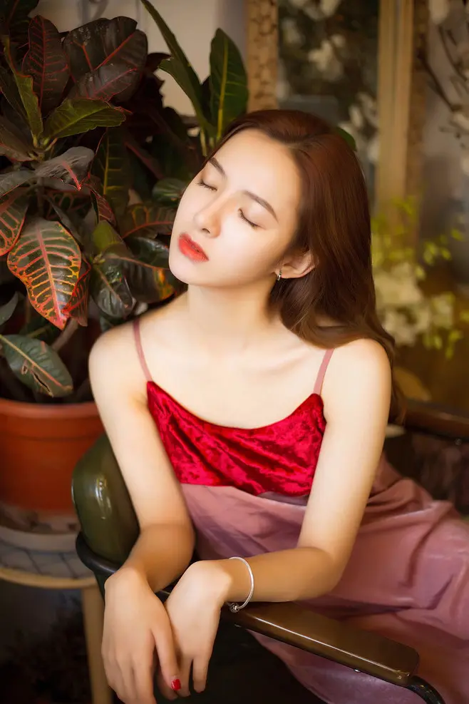 乌鲁木齐广州高端商务伴游晓雯