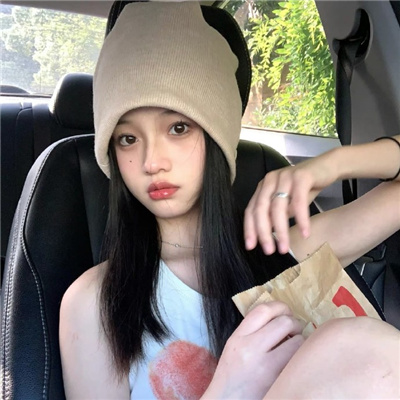 乌鲁木齐伴游女生丛河灵的资料